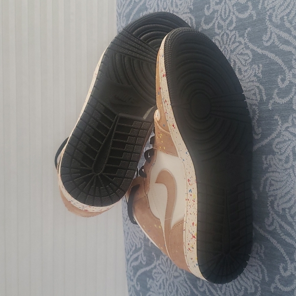 Air Jordan 1 Mid Brushstroke - Picture 6 of 9